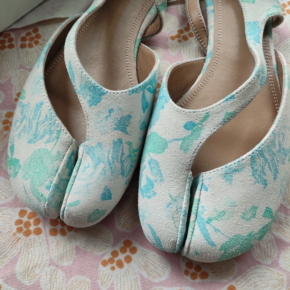 Maison Martin Margiela Mint & Pale Turquoise Floral Tabi Slingback Flats - Picture 2 of 5